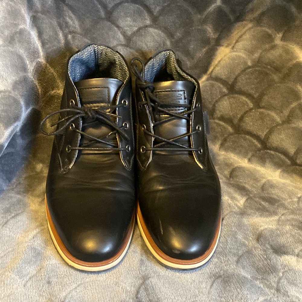 Men’s chukka boots size 11